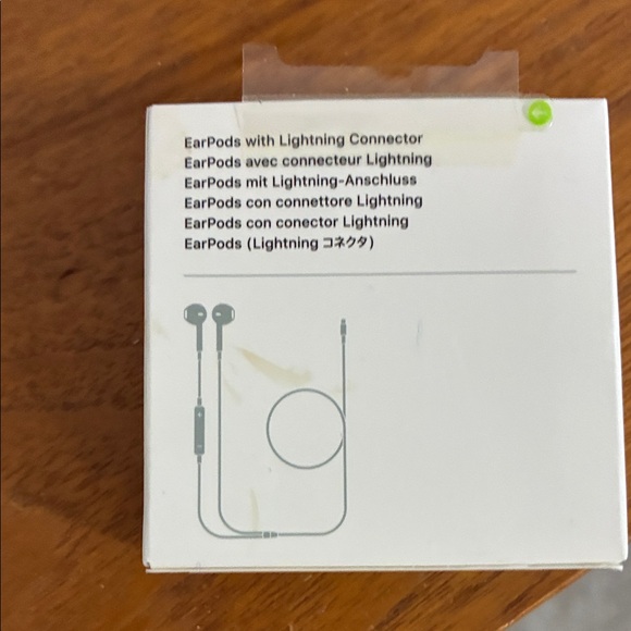 Apple EarPods with Lightning Connector NWOT - Picture 5 of 5